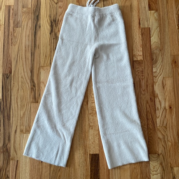 BRAND NEW - fuzzy sweatpants - Picture 2 of 3